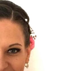 Gesicht Detail natürliches Make-up und die passende Frisur